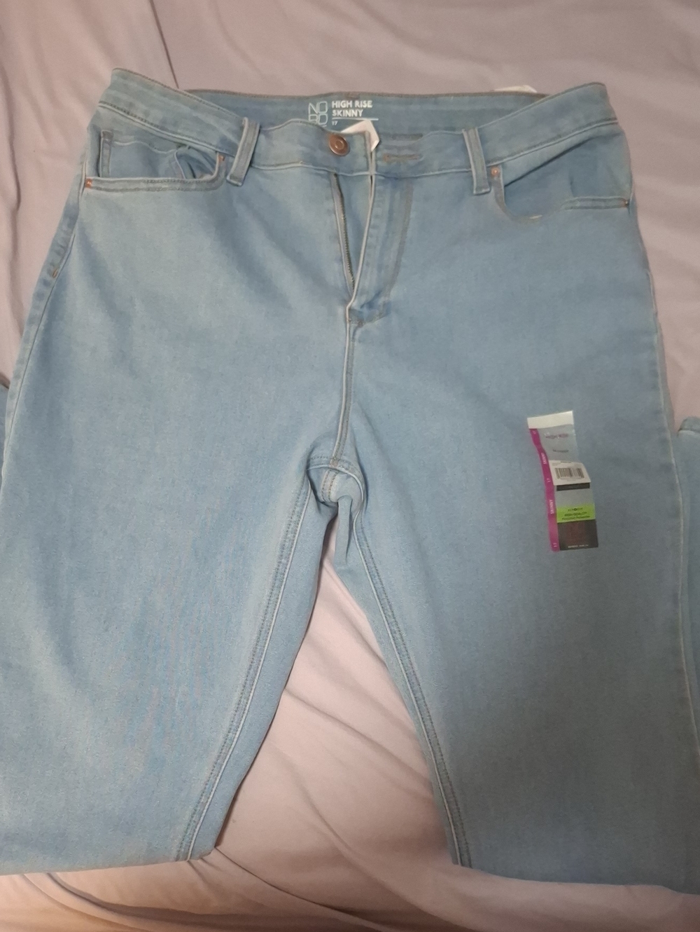 No Boundaries High-Rise Skinny Jeans in Light Blue Wash